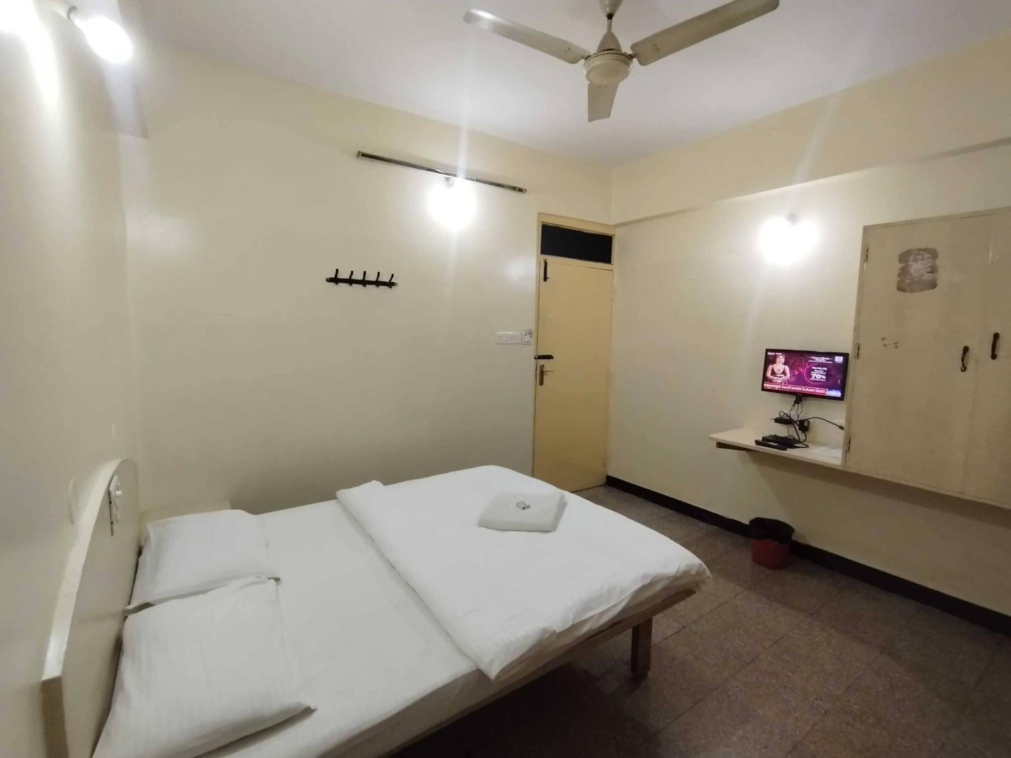Hotel O Sri Vijaya Palace Lodging Бангалор Экстерьер фото