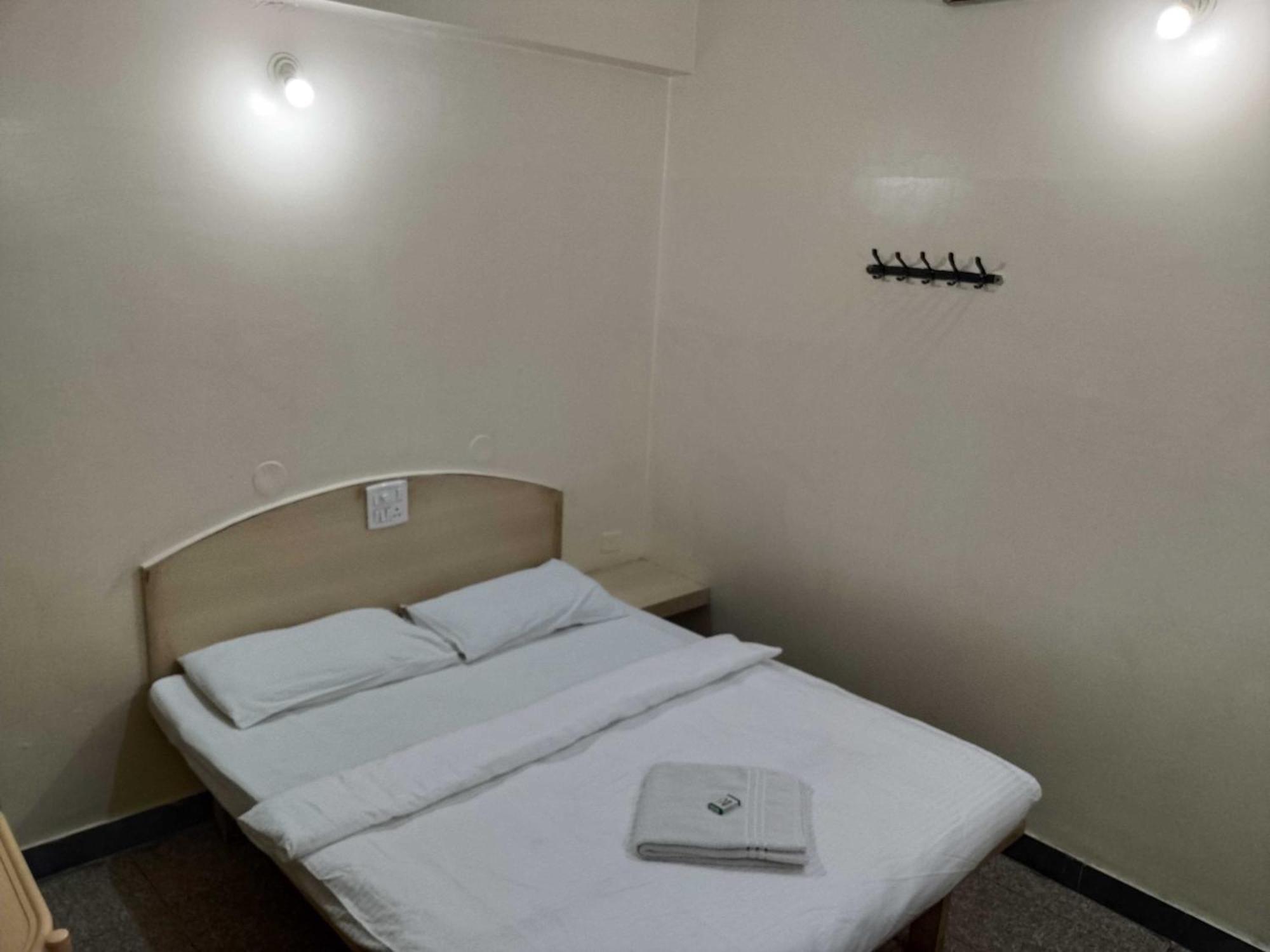 Hotel O Sri Vijaya Palace Lodging Бангалор Экстерьер фото